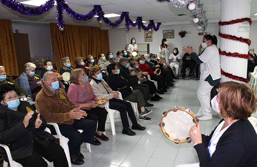 La Navidad llega al Centro de Personas Mayores de Totana